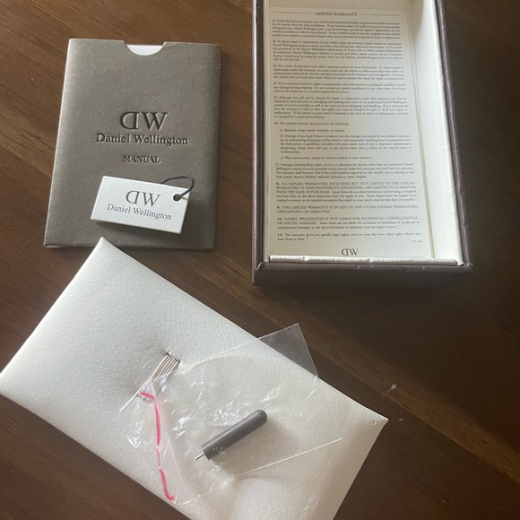 Daniel Wellington watch and bracelet - Picture 5 of 8